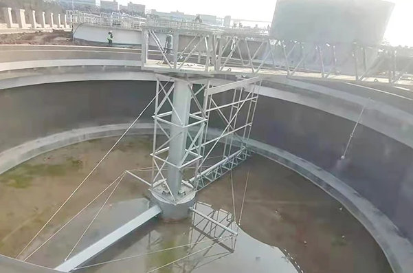 周邊傳動(dòng)刮泥機(jī)_污水廠輻流式沉淀池全自動(dòng)周邊傳動(dòng)刮泥機(jī)